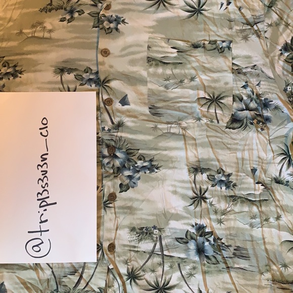 Tommy Bahama Floral Button down - Picture 2 of 4